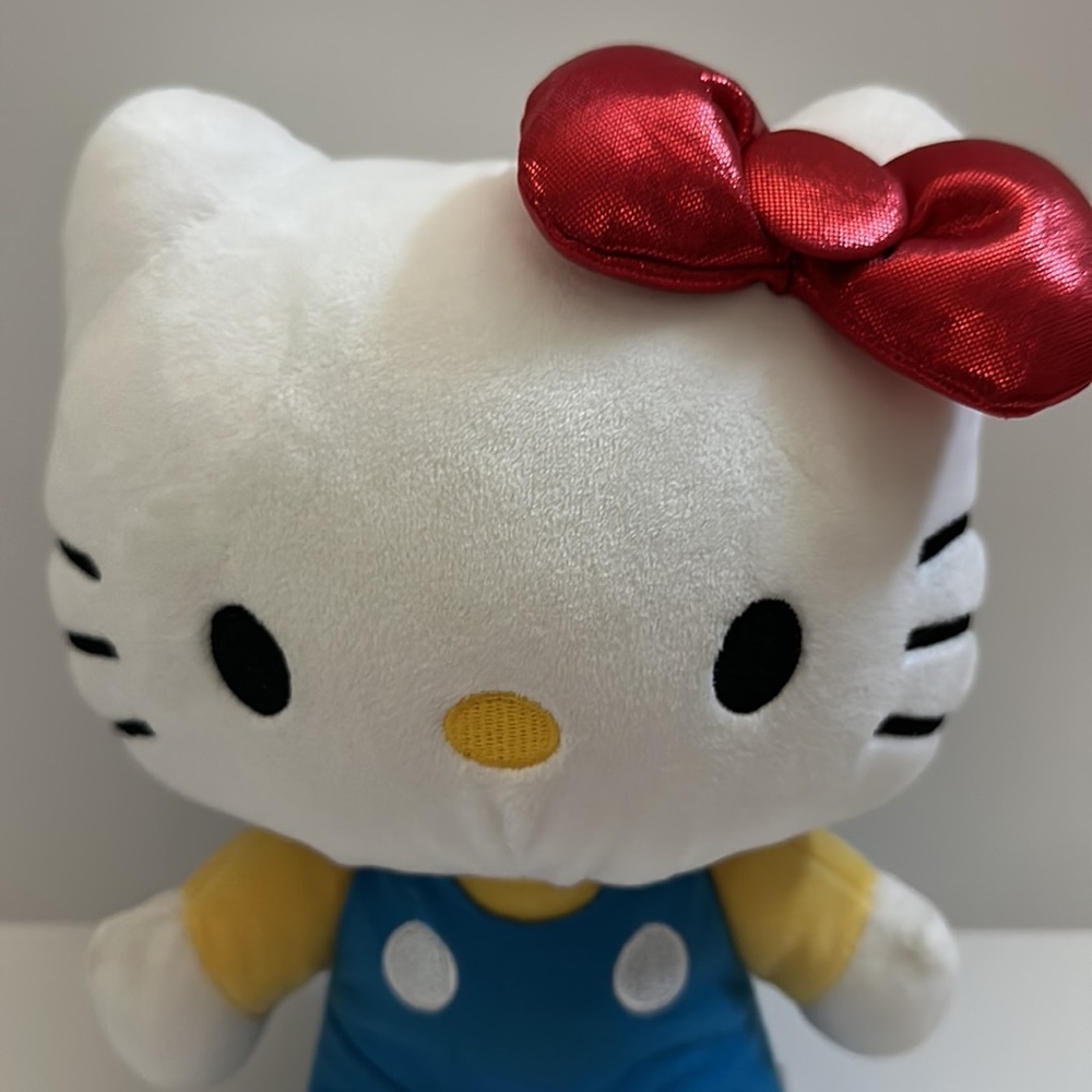 Hello Kitty - Picture 2 of 4
